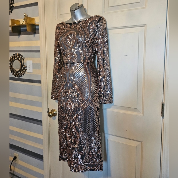 Heading to the party midi dress - Picture 9 of 14